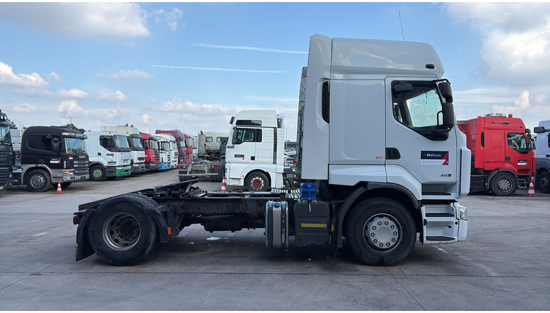 Renault Premium 460 DXI (GOOD CONDITION / AIRCO / AC / BOITE MANUELLE / MANUAL GEARBOX) - Trekker: afbeelding 4 Renault Premium 460 DXI (GOOD CONDITION / AIRCO / AC / BOITE MANUELLE / MANUAL GEARBOX) - Trekker: afbeelding 4