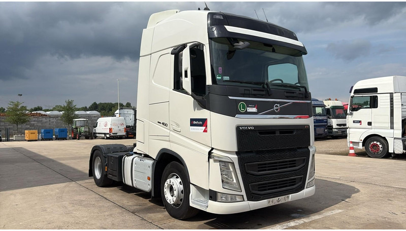 Volvo FH 460 (CHASSIS 2015 / PERFECT CONDITION / CLEAN CHASSIS) - Trekker: afbeelding 2 Volvo FH 460 (CHASSIS 2015 / PERFECT CONDITION / CLEAN CHASSIS) - Trekker: afbeelding 2