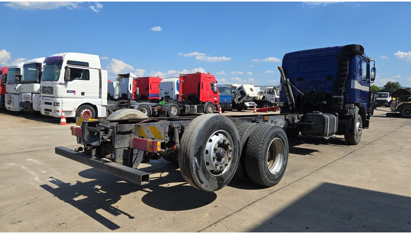 Volvo F 12 - 360 (FULL STEEL SUSPENSION / MANUAL PUMP / SUSP. LAMES / 6X2) - Chassis vrachtwagen: afbeelding 5 Volvo F 12 - 360 (FULL STEEL SUSPENSION / MANUAL PUMP / SUSP. LAMES / 6X2) - Chassis vrachtwagen: afbeelding 5