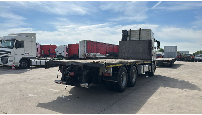 Volvo FH 12 - 460 (BOITE MANUELLE / MANUAL GEARBOX / 10 TYRES / 6X2 / AC / AIRCO) - Vrachtwagen met open laadbak: afbeelding 5 Volvo FH 12 - 460 (BOITE MANUELLE / MANUAL GEARBOX / 10 TYRES / 6X2 / AC / AIRCO) - Vrachtwagen met open laadbak: afbeelding 5