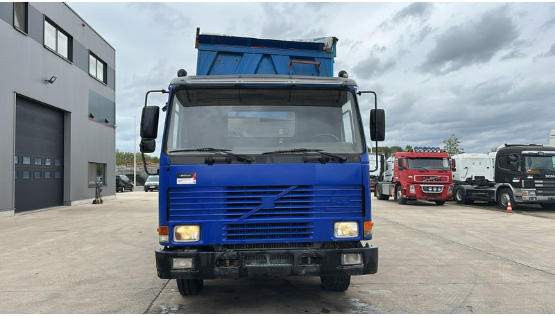 Volvo FL 12.380 (8X4 /STEEL SUSP. / BOITE MANUELLE / MANUAL GEARBOX) - Kipper vrachtwagen: afbeelding 2 Volvo FL 12.380 (8X4 /STEEL SUSP. / BOITE MANUELLE / MANUAL GEARBOX) - Kipper vrachtwagen: afbeelding 2