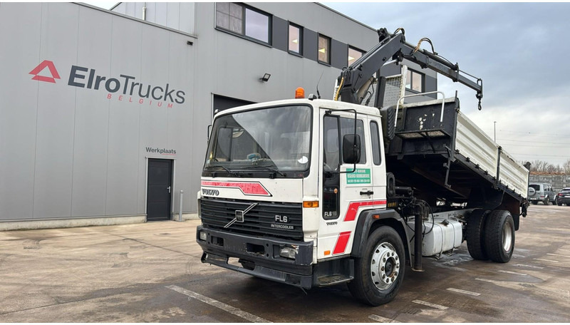 Volvo FL 6-18 (MANUAL PUMP / CRANE HIAB 090 / STEEL SUSP. / LAMES / POMPE MANUELLE / 18 TONS) - Kipper vrachtwagen, Kraanwagen: afbeelding 1 Volvo FL 6-18 (MANUAL PUMP / CRANE HIAB 090 / STEEL SUSP. / LAMES / POMPE MANUELLE / 18 TONS) - Kipper vrachtwagen, Kraanwagen: afbeelding 1