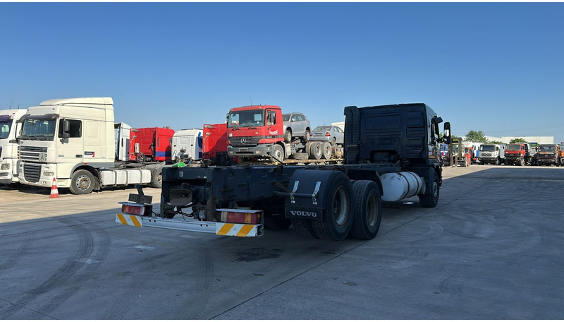Volvo FM 12 - 380 (FULL STEEL SUSP. / SUSP. LAMES / CHASSIS LONGUE / 10 TYRES / TRES BONNE ETAT) - Chassis vrachtwagen: afbeelding 5 Volvo FM 12 - 380 (FULL STEEL SUSP. / SUSP. LAMES / CHASSIS LONGUE / 10 TYRES / TRES BONNE ETAT) - Chassis vrachtwagen: afbeelding 5