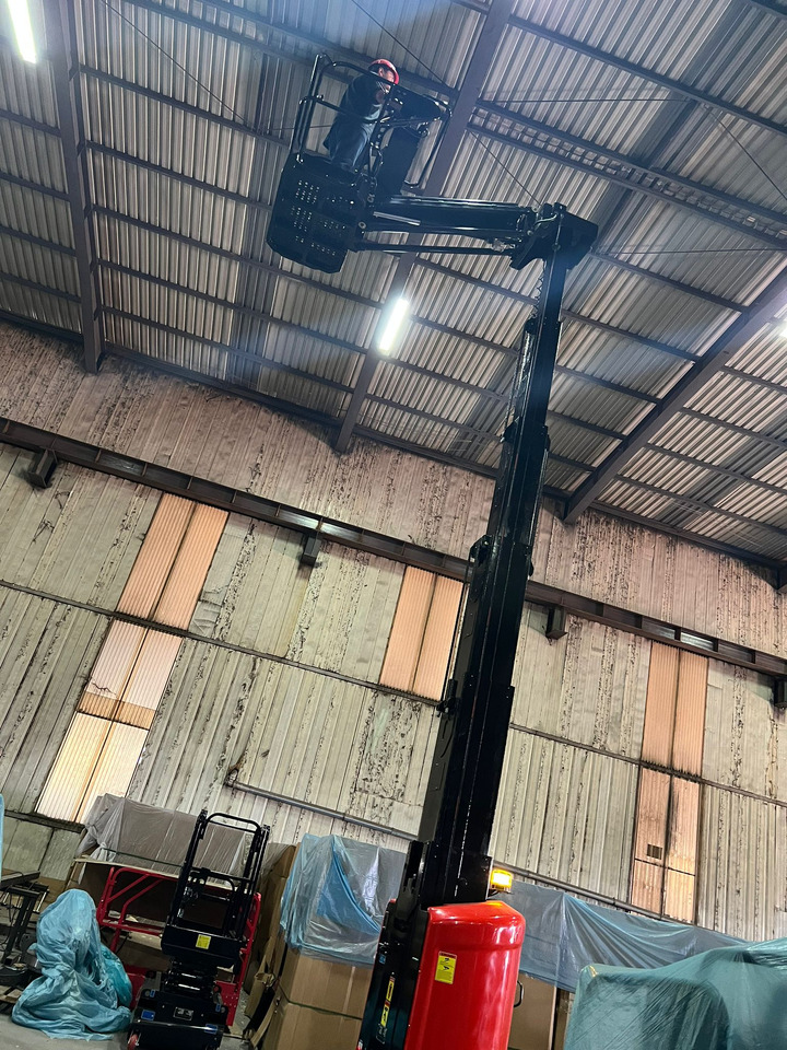 GALEN Vertical Mast Lift with Jib - Verticale masthoogwerker: afbeelding 2 GALEN Vertical Mast Lift with Jib - Verticale masthoogwerker: afbeelding 2