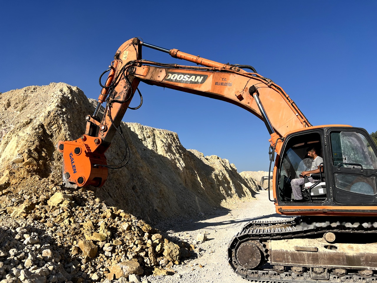 GALEN Vibro Ripper - Ripper voor Rupsgraafmachine: afbeelding 1 GALEN Vibro Ripper - Ripper voor Rupsgraafmachine: afbeelding 1