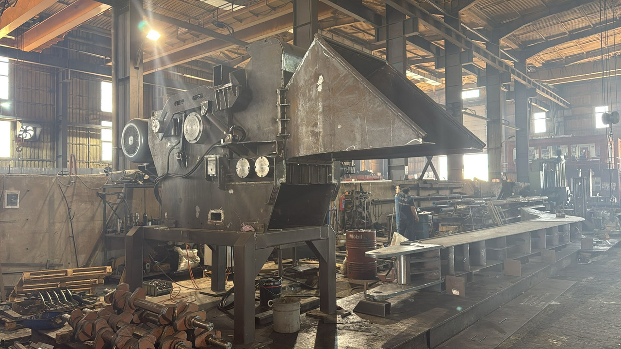 GALEN Wood Chipper from STOCK - Houtversnipperaar: afbeelding 2 GALEN Wood Chipper from STOCK - Houtversnipperaar: afbeelding 2