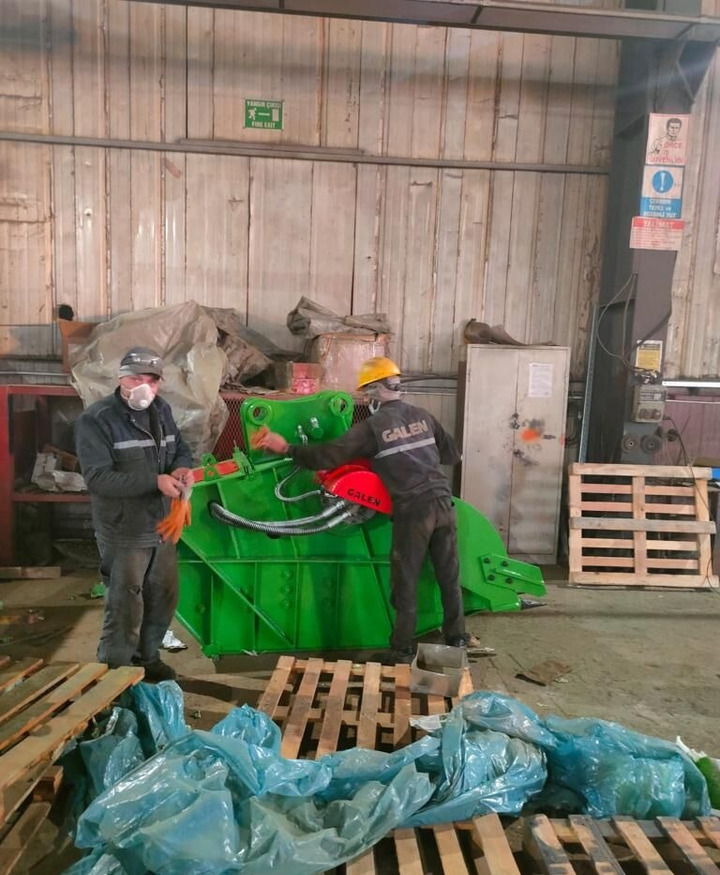 Galen UJ200/300 - Bak voor Bouwmachine: afbeelding 3 Galen UJ200/300 - Bak voor Bouwmachine: afbeelding 3