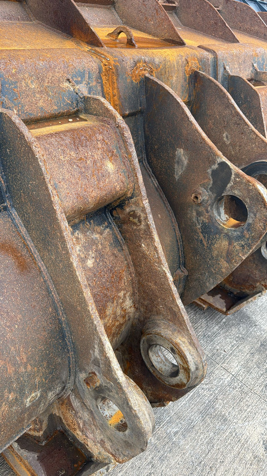 KOMATSU WA500 Loading Bucket - Voorladerbak: afbeelding 4 KOMATSU WA500 Loading Bucket - Voorladerbak: afbeelding 4