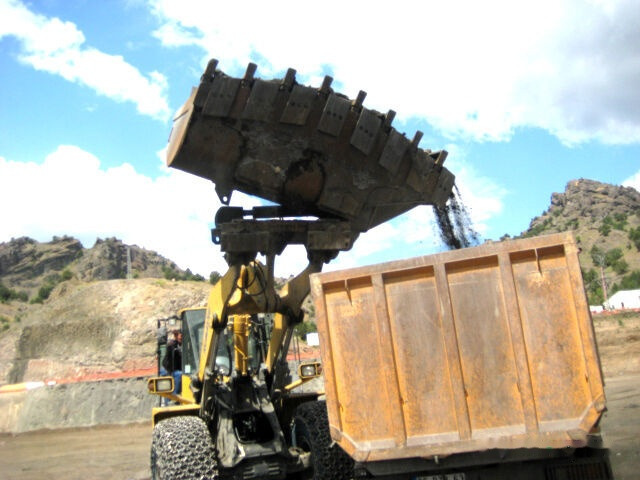 Komatsu HIGH DUMPING BUCKET - Voorladerbak: afbeelding 2 Komatsu HIGH DUMPING BUCKET - Voorladerbak: afbeelding 2