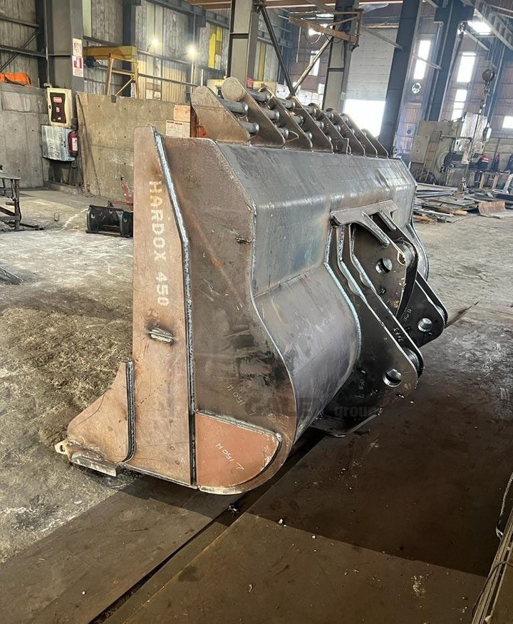 Volvo L150 - Voorladerbak: afbeelding 1 Volvo L150 - Voorladerbak: afbeelding 1