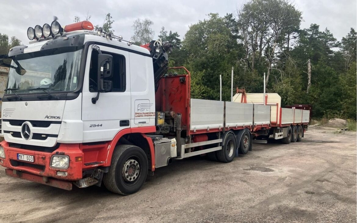 Mercedes-Benz 2544L Ekipage - Vrachtwagen met open laadbak, Kraanwagen: afbeelding 4 Mercedes-Benz 2544L Ekipage - Vrachtwagen met open laadbak, Kraanwagen: afbeelding 4