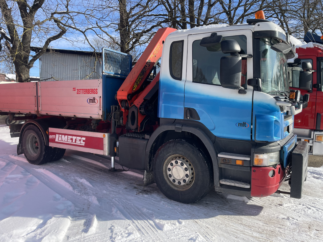 Scania P270 - Kipper vrachtwagen, Kraanwagen: afbeelding 1 Scania P270 - Kipper vrachtwagen, Kraanwagen: afbeelding 1
