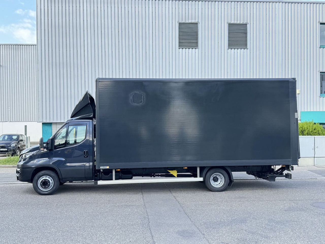 Iveco Daily 72c180 Hi-Matic Koffer LBW Luftgef. Klima - Bestelwagen gesloten laadbak: afbeelding 4 Iveco Daily 72c180 Hi-Matic Koffer LBW Luftgef. Klima - Bestelwagen gesloten laadbak: afbeelding 4