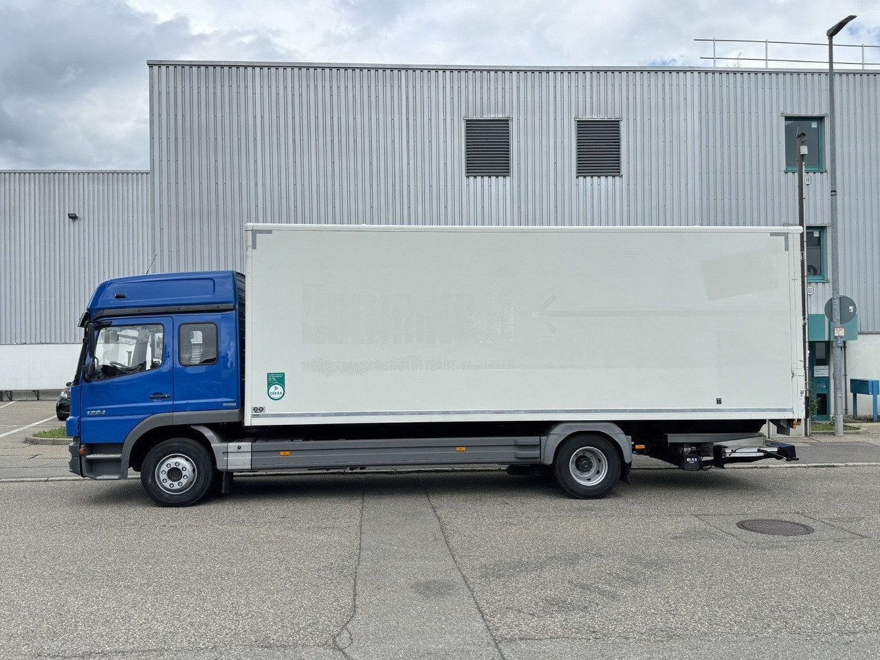 Mercedes-Benz Atego 1224 L Möbelkoffer GH 6-Sitze u-LBW Umzug - Bakwagen: afbeelding 5 Mercedes-Benz Atego 1224 L Möbelkoffer GH 6-Sitze u-LBW Umzug - Bakwagen: afbeelding 5