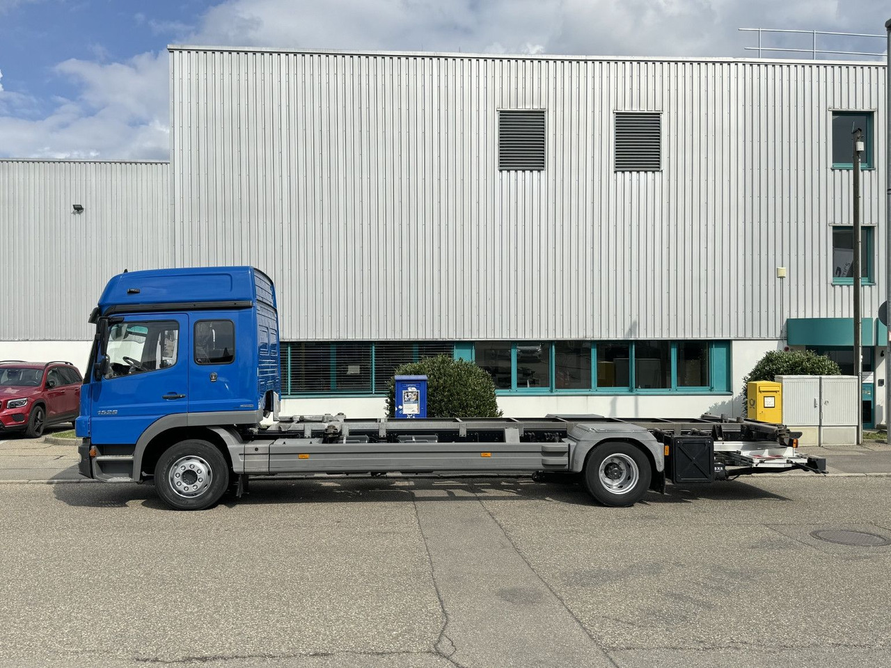 Mercedes-Benz Atego 1529 LL BDF 6-Sitze Umzug u-LBW Gr-Haus - Containertransporter/ Wissellaadbak vrachtwagen: afbeelding 5 Mercedes-Benz Atego 1529 LL BDF 6-Sitze Umzug u-LBW Gr-Haus - Containertransporter/ Wissellaadbak vrachtwagen: afbeelding 5