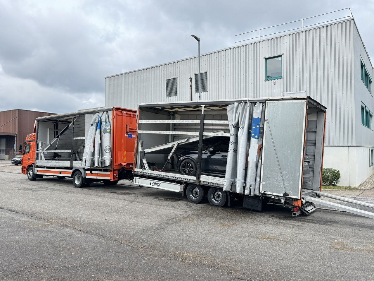 Mercedes-Benz Atego 1530 LL + Anhänger Doppelstock LBW Plane - Autovrachtwagen vrachtwagen: afbeelding 2 Mercedes-Benz Atego 1530 LL + Anhänger Doppelstock LBW Plane - Autovrachtwagen vrachtwagen: afbeelding 2