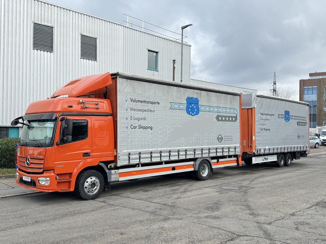 Mercedes-Benz Atego 1530 LL + Anhänger Doppelstock LBW Plane - Autovrachtwagen vrachtwagen: afbeelding 4 Mercedes-Benz Atego 1530 LL + Anhänger Doppelstock LBW Plane - Autovrachtwagen vrachtwagen: afbeelding 4