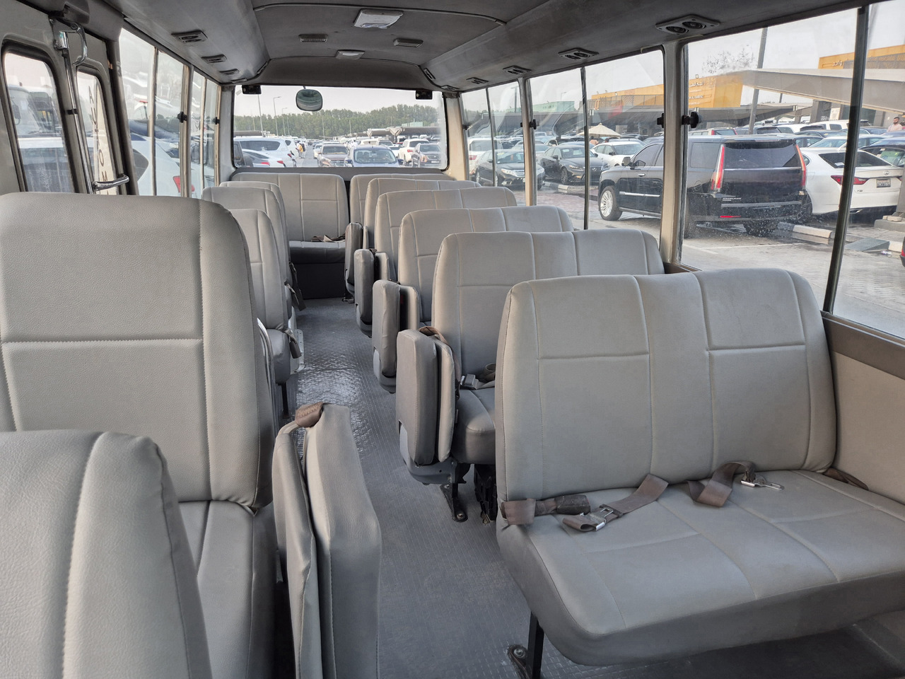 TOYOTA Coaster ... 25 places ...climatisé - Minibus, Personenvervoer: afbeelding 5 TOYOTA Coaster ... 25 places ...climatisé - Minibus, Personenvervoer: afbeelding 5