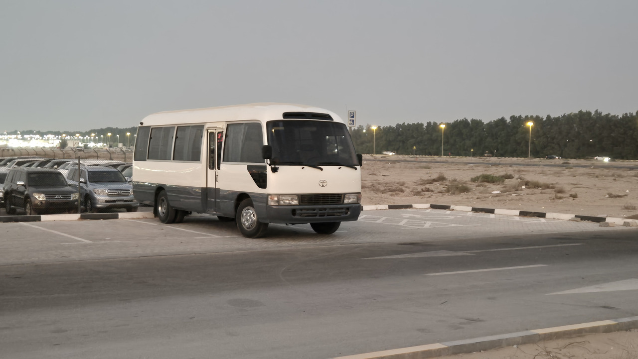 Toyota Coaster ... 30 places - climatisé - Minibus, Personenvervoer: afbeelding 1 Toyota Coaster ... 30 places - climatisé - Minibus, Personenvervoer: afbeelding 1