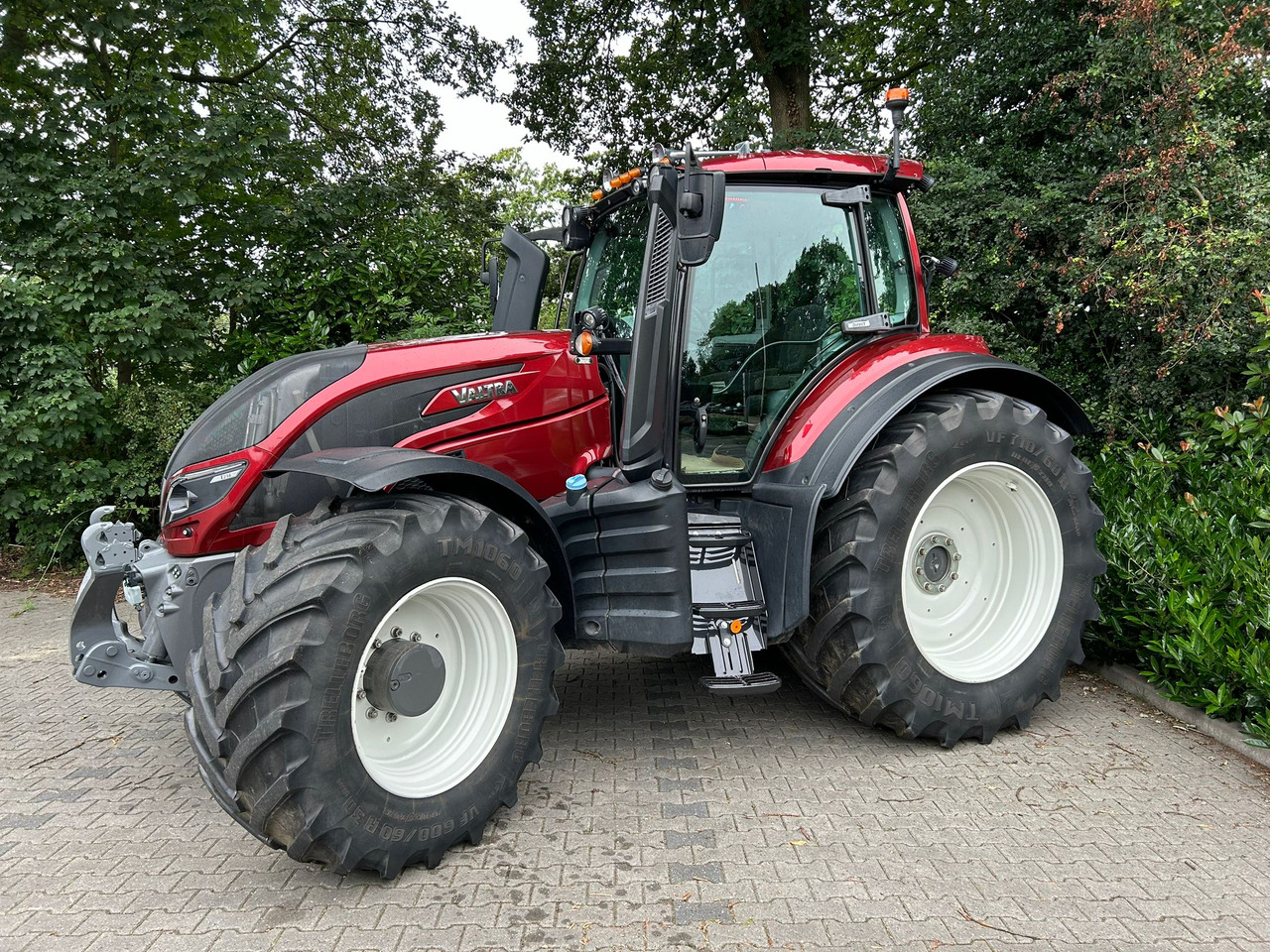 VALTRA T214 Direct - Tractor: afbeelding 1 VALTRA T214 Direct - Tractor: afbeelding 1