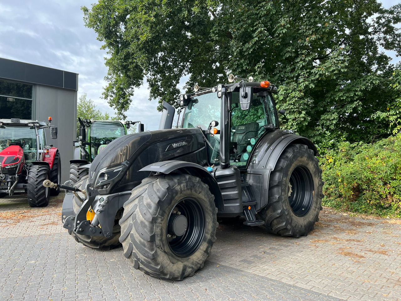 Valtra T174 Versu - Tractor: afbeelding 1 Valtra T174 Versu - Tractor: afbeelding 1