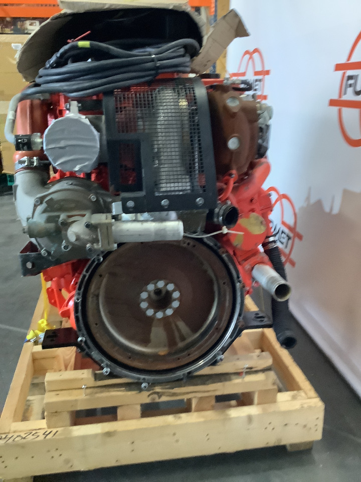Scania DI12 69M marine propulsion (2) - Motor: afbeelding 5 Scania DI12 69M marine propulsion (2) - Motor: afbeelding 5