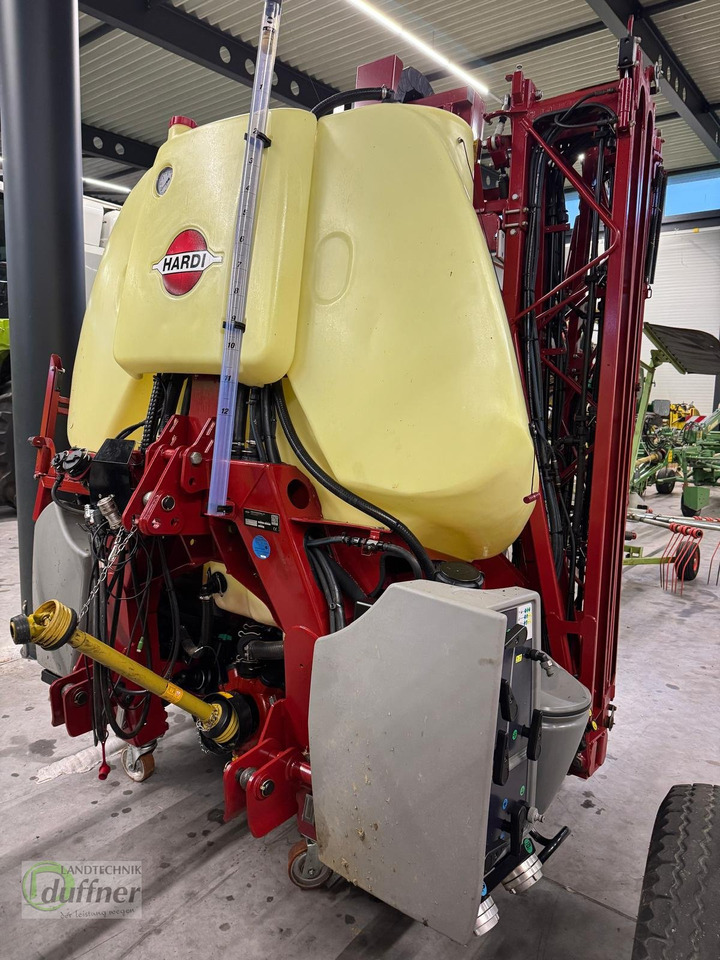 Hardi Mega 12 1200 Smart ISOBUS - Getrokken veldspuit: afbeelding 3 Hardi Mega 12 1200 Smart ISOBUS - Getrokken veldspuit: afbeelding 3