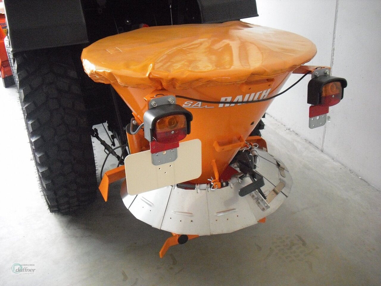 Rauch SA 121 - Zout/ Zandstrooier voor Tractor: afbeelding 1 Rauch SA 121 - Zout/ Zandstrooier voor Tractor: afbeelding 1