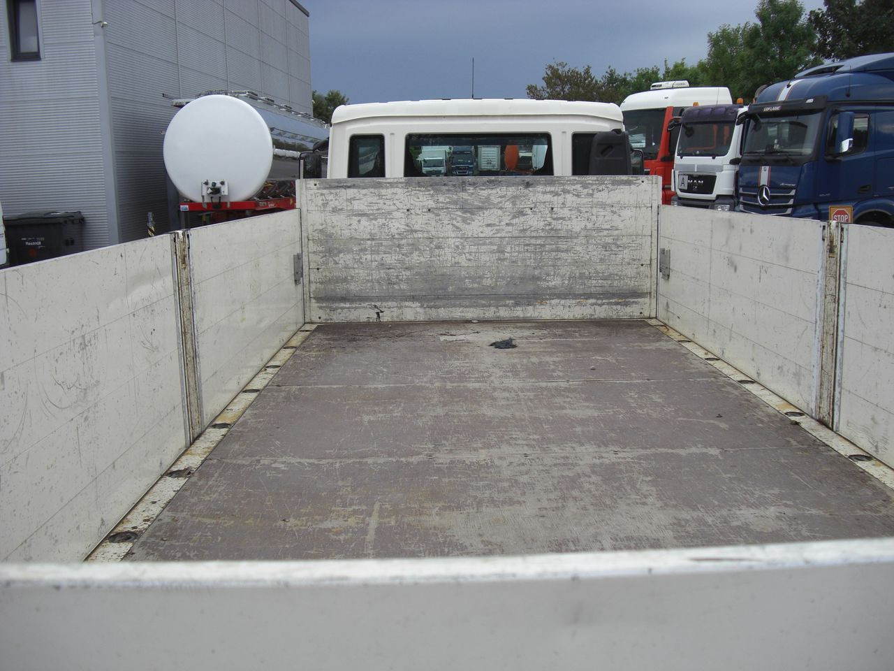 MAN 8180L - Vrachtwagen met open laadbak: afbeelding 5 MAN 8180L - Vrachtwagen met open laadbak: afbeelding 5