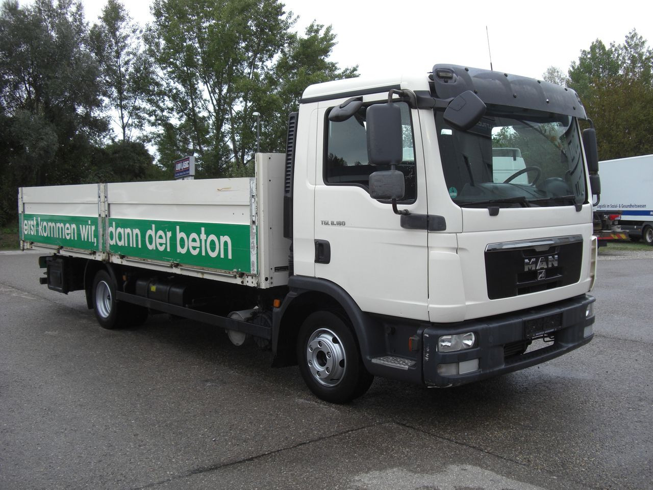 MAN 8180L - Vrachtwagen met open laadbak: afbeelding 2 MAN 8180L - Vrachtwagen met open laadbak: afbeelding 2