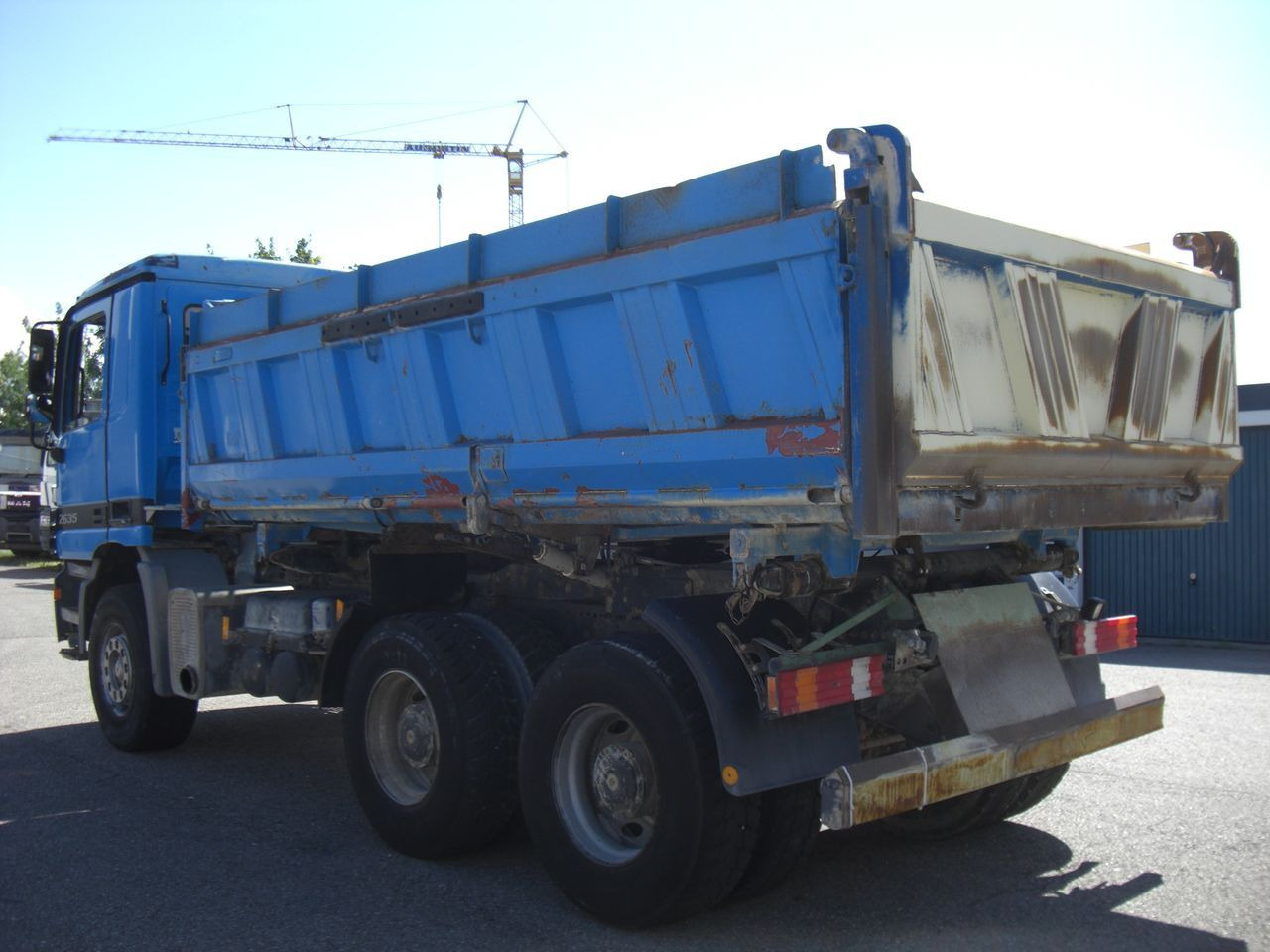 Mercedes-Benz 2635K 6x4 - Kipper vrachtwagen: afbeelding 4 Mercedes-Benz 2635K 6x4 - Kipper vrachtwagen: afbeelding 4