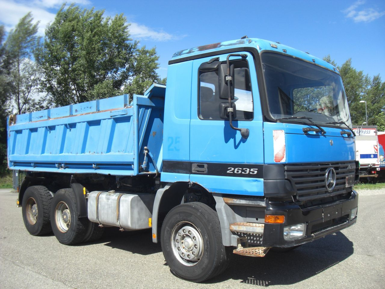 Mercedes-Benz 2635K 6x4 - Kipper vrachtwagen: afbeelding 2 Mercedes-Benz 2635K 6x4 - Kipper vrachtwagen: afbeelding 2