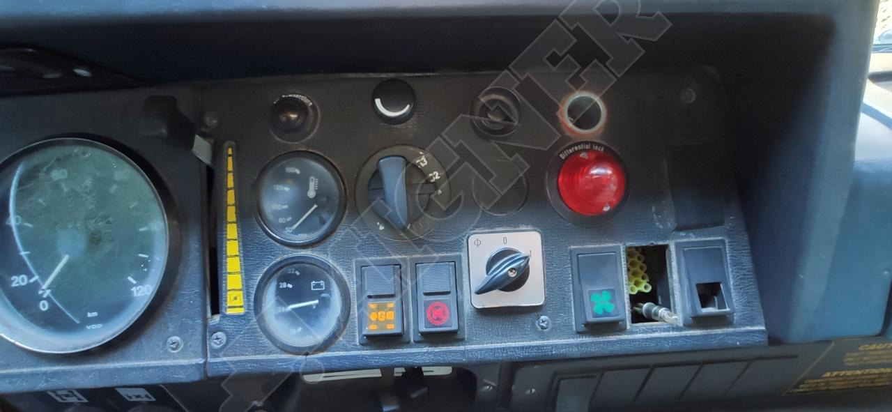 Vrachtwagen met open laadbak Steyr 1491 10t 6×6: afbeelding 9