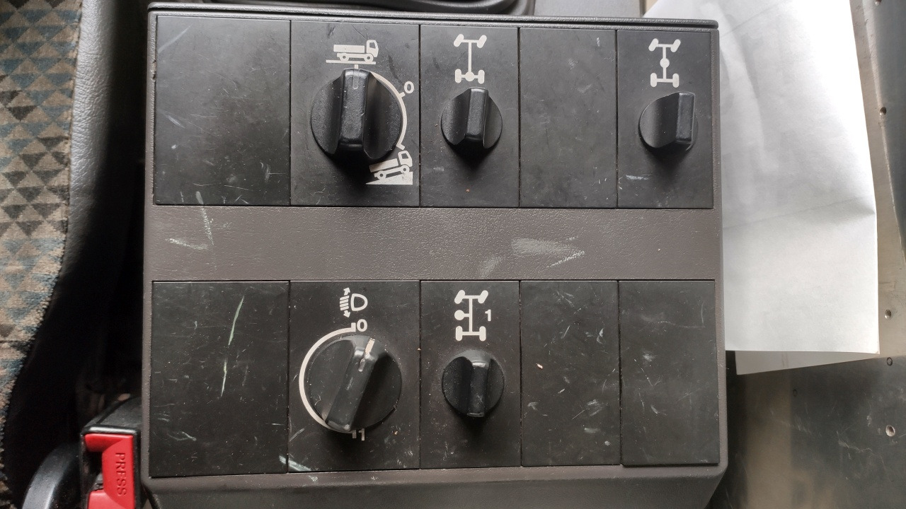 Vrachtwagen Mercedes-Benz 1224 AF: afbeelding 22