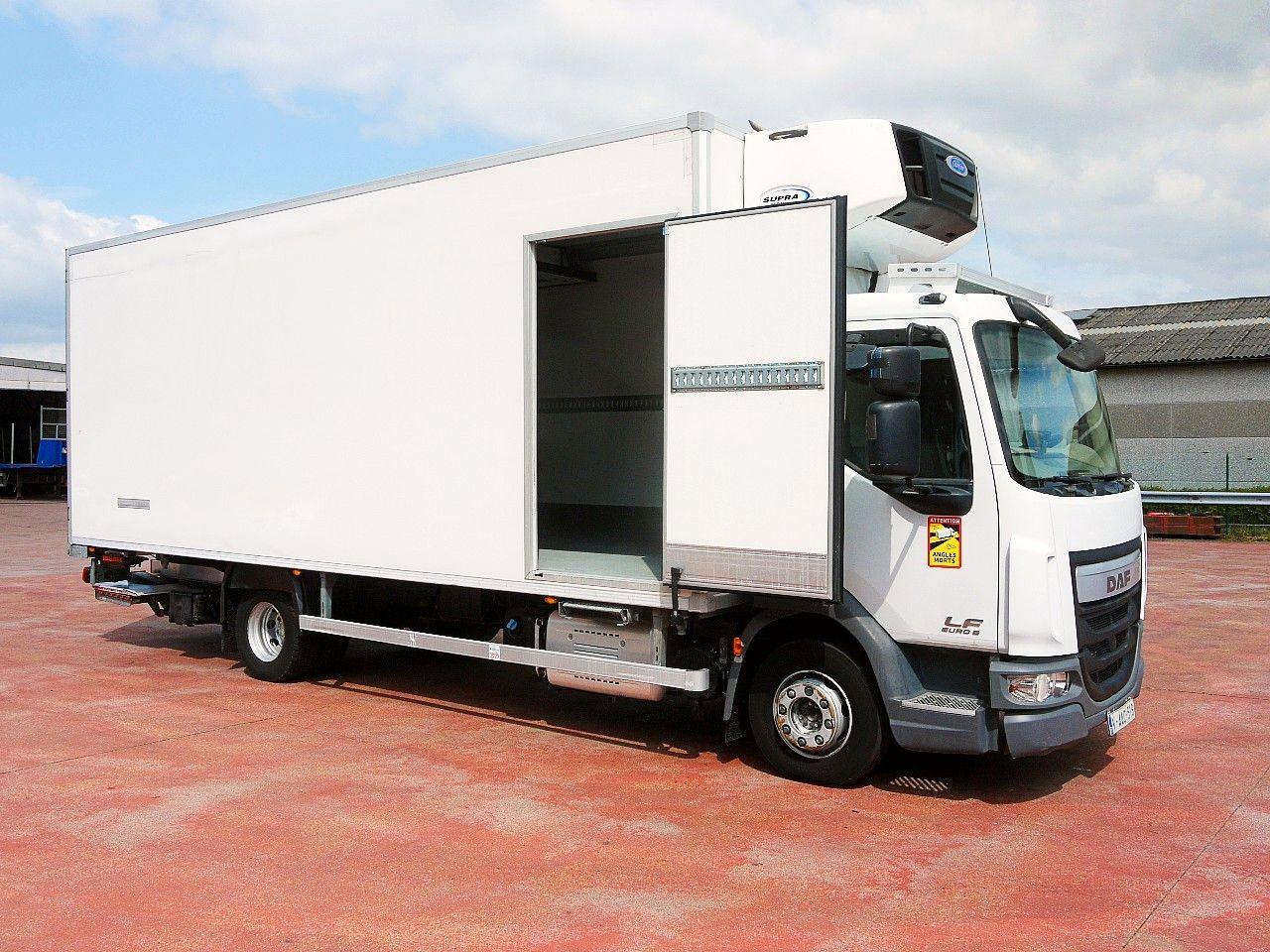 DAF 180.12 LF FA KUHLKOFFER CARRIER SUPRA 850 MULTI - Koelwagen vrachtwagen: afbeelding 3 DAF 180.12 LF FA KUHLKOFFER CARRIER SUPRA 850 MULTI - Koelwagen vrachtwagen: afbeelding 3