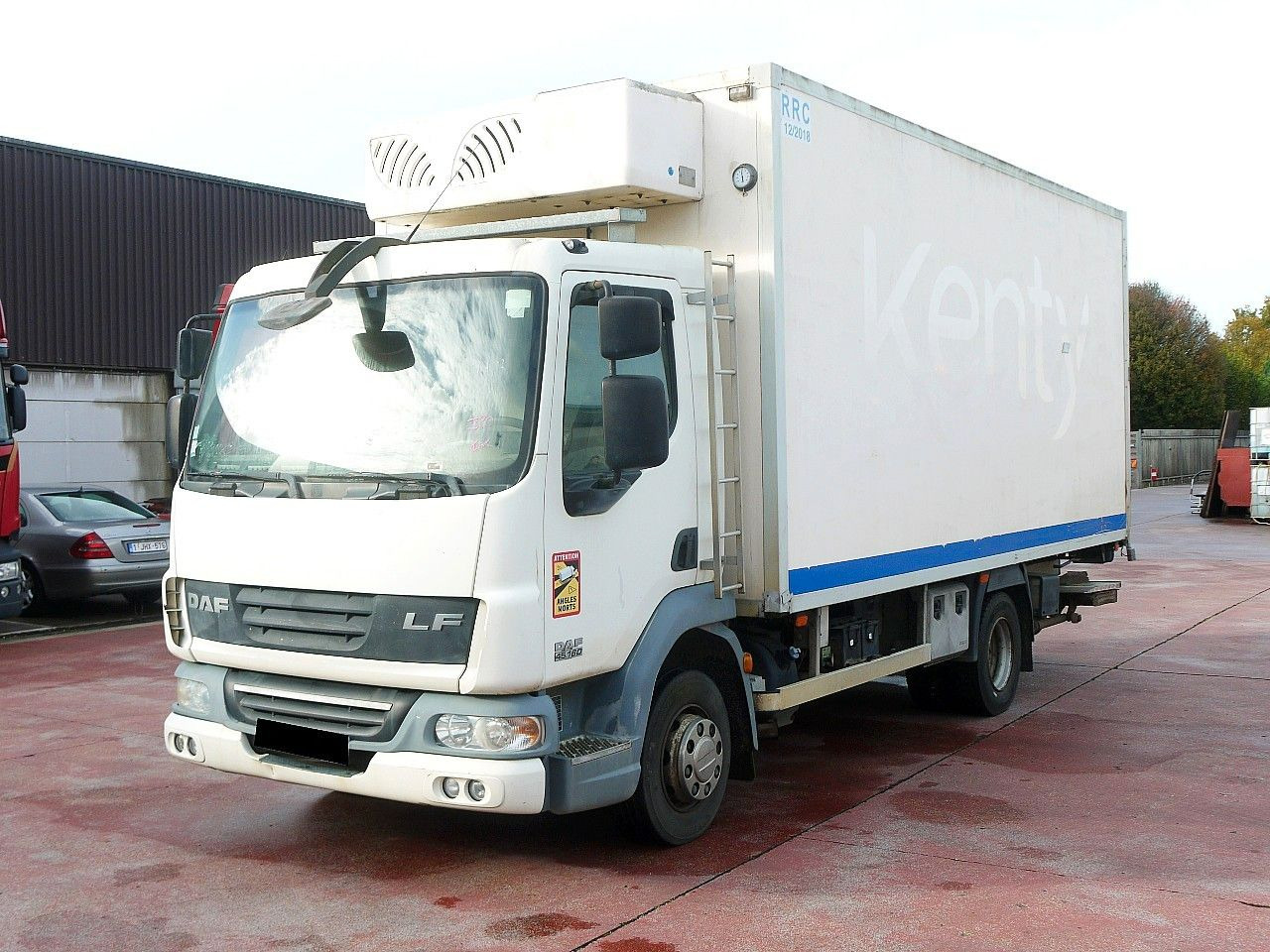DAF LF 45.160 ISOTHERM KOFFER LADEBORDWAND - Koelwagen vrachtwagen: afbeelding 3 DAF LF 45.160 ISOTHERM KOFFER LADEBORDWAND - Koelwagen vrachtwagen: afbeelding 3
