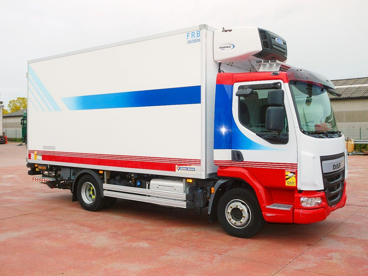 DAF LF FA 10.180 FLEISH KUHLKOFFER CARRIER SUPRA 550 - Koelwagen vrachtwagen: afbeelding 3 DAF LF FA 10.180 FLEISH KUHLKOFFER CARRIER SUPRA 550 - Koelwagen vrachtwagen: afbeelding 3