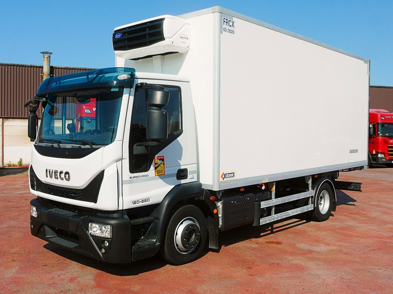 Iveco 120E28 KUHLKOFFER FLEISH BAHNEN CARRIER XARIOS - Koelwagen vrachtwagen: afbeelding 4 Iveco 120E28 KUHLKOFFER FLEISH BAHNEN CARRIER XARIOS - Koelwagen vrachtwagen: afbeelding 4