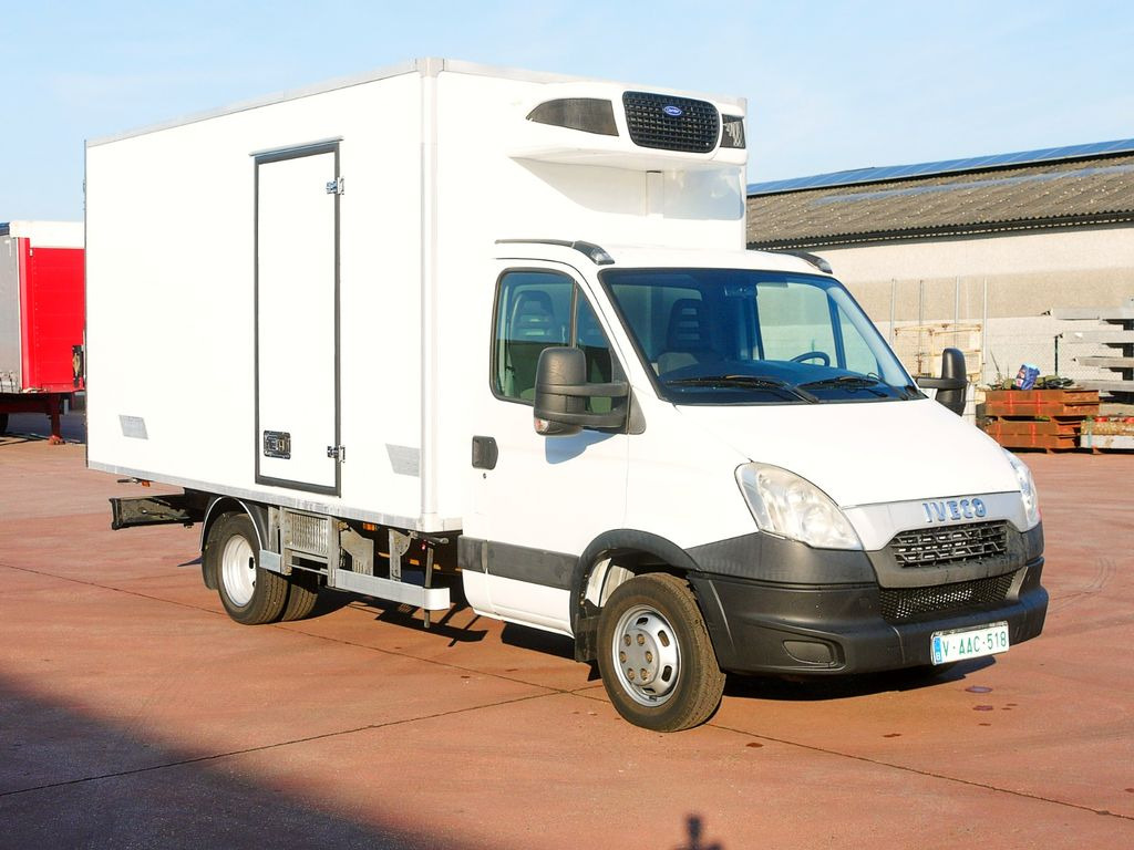 Iveco 35C13 DAILY KUHLKOFFER 4.4m CARIER PULSOR 600 MT - Koelwagen: afbeelding 2 Iveco 35C13 DAILY KUHLKOFFER 4.4m CARIER PULSOR 600 MT - Koelwagen: afbeelding 2