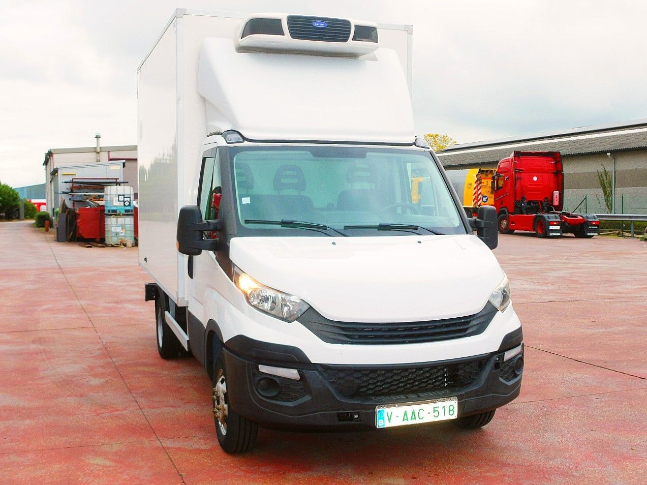 Iveco 35C16 DAILY FLEISH BAHNEN + HACKEN CARRIER PULSR - Koelwagen: afbeelding 1 Iveco 35C16 DAILY FLEISH BAHNEN + HACKEN CARRIER PULSR - Koelwagen: afbeelding 1