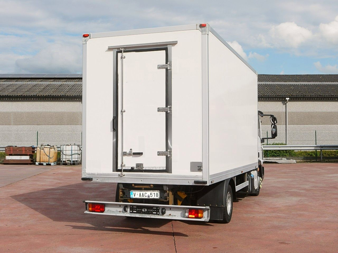 Iveco 75E16 EUROCARGO KUHOKOFFER ZANOTTI -30C Iveco 75E16 EUROCARGO KUHOKOFFER ZANOTTI -30C - Koelwagen vrachtwagen: afbeelding 5 Iveco 75E16 EUROCARGO KUHOKOFFER ZANOTTI -30C Iveco 75E16 EUROCARGO KUHOKOFFER ZANOTTI -30C - Koelwagen vrachtwagen: afbeelding 5
