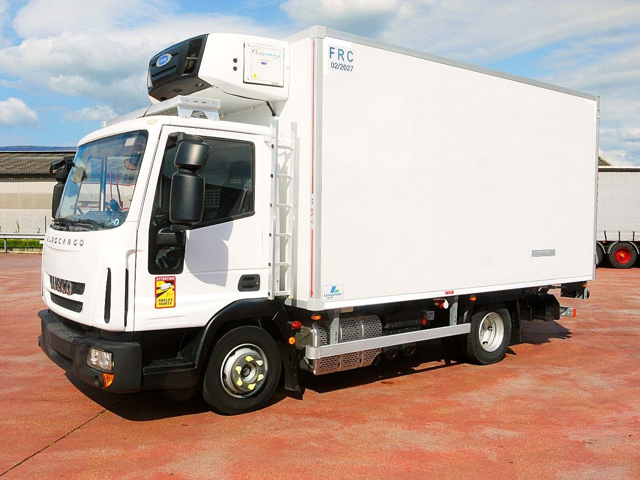 Iveco 90E19 EUROCARGO KUHLKOFFER CARRIER SUPRA 450 €6 - Koelwagen vrachtwagen: afbeelding 4 Iveco 90E19 EUROCARGO KUHLKOFFER CARRIER SUPRA 450 €6 - Koelwagen vrachtwagen: afbeelding 4