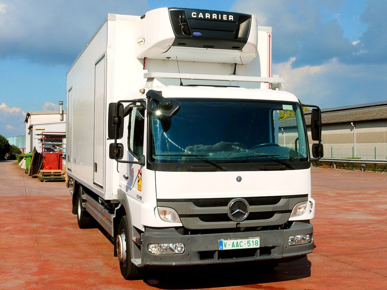 Mercedes-Benz 1518 ATEGO KUHLKOFER CARRIER SUPRA 850 Mult LUFT - Koelwagen vrachtwagen: afbeelding 1 Mercedes-Benz 1518 ATEGO KUHLKOFER CARRIER SUPRA 850 Mult LUFT - Koelwagen vrachtwagen: afbeelding 1