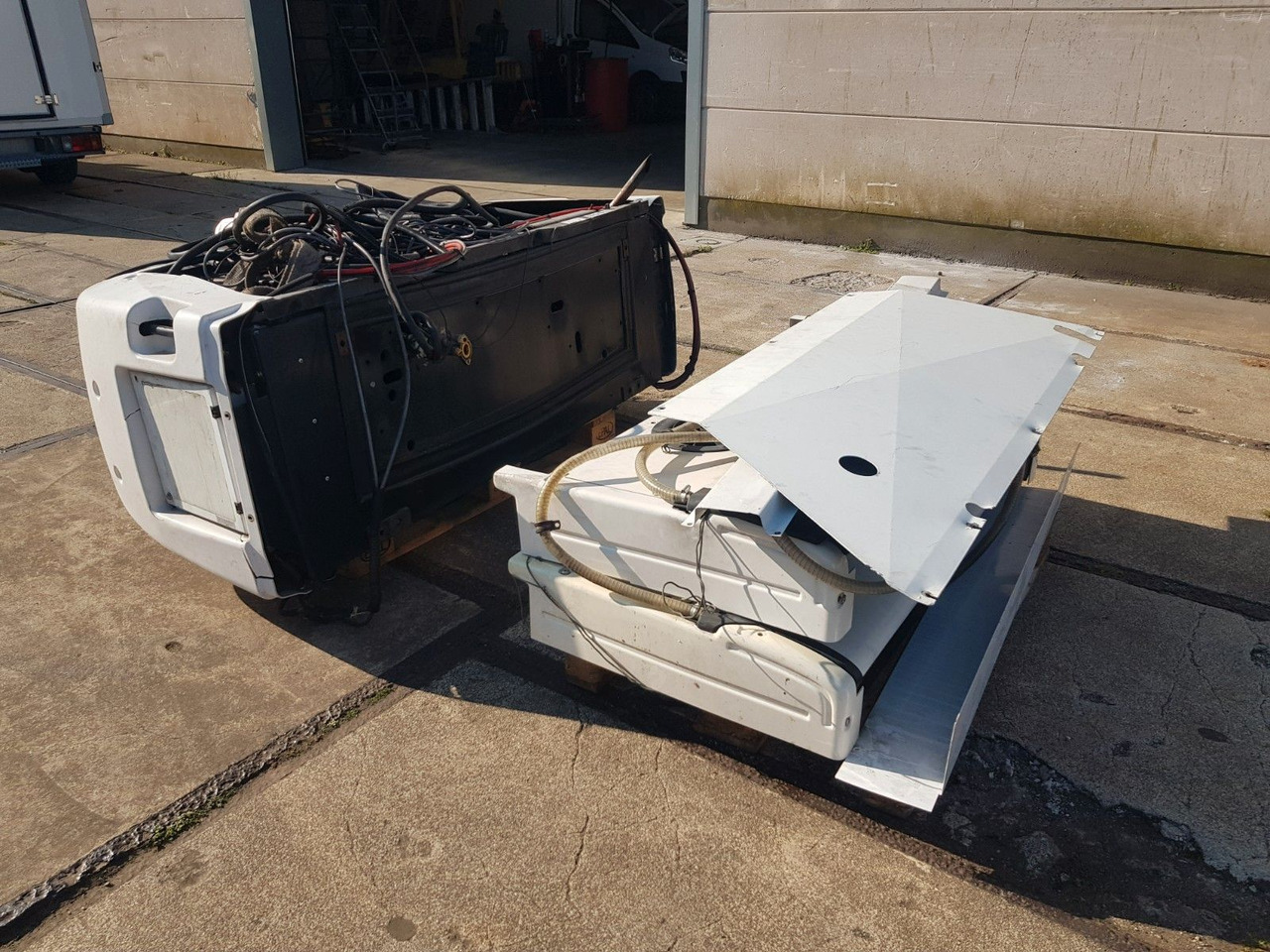 Mercedes-Benz 1829 AXOR NUR CARRIER SUPRA 950 MULTI TEMP. - Koelwagen vrachtwagen: afbeelding 5 Mercedes-Benz 1829 AXOR NUR CARRIER SUPRA 950 MULTI TEMP. - Koelwagen vrachtwagen: afbeelding 5