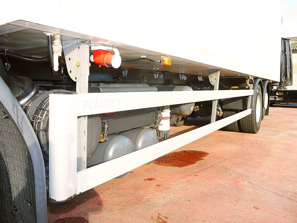 Koelwagen vrachtwagen Renault 26.320 D KUHLKOFFER THERMOKING MT T1200 6X2 A/C Renault 26 320 D KUHLKOFFER THERMOKING MT T1200 6X2 A/C: afbeelding 18 Koelwagen vrachtwagen Renault 26.320 D KUHLKOFFER THERMOKING MT T1200 6X2 A/C Renault 26 320 D KUHLKOFFER THERMOKING MT T1200 6X2 A/C: afbeelding 18