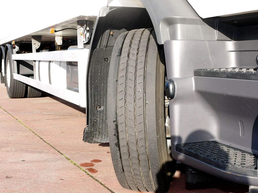 Koelwagen vrachtwagen Renault 26.320 D KUHLKOFFER THERMOKING MT T1200 6X2 A/C Renault 26 320 D KUHLKOFFER THERMOKING MT T1200 6X2 A/C: afbeelding 19 Koelwagen vrachtwagen Renault 26.320 D KUHLKOFFER THERMOKING MT T1200 6X2 A/C Renault 26 320 D KUHLKOFFER THERMOKING MT T1200 6X2 A/C: afbeelding 19