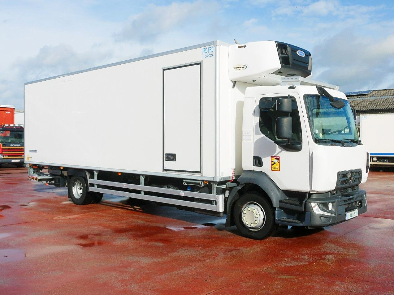 Renault D 16.250 KUHLKOFFER CARRIER SUPRA 1150MT A/C - Koelwagen vrachtwagen: afbeelding 2 Renault D 16.250 KUHLKOFFER CARRIER SUPRA 1150MT A/C - Koelwagen vrachtwagen: afbeelding 2