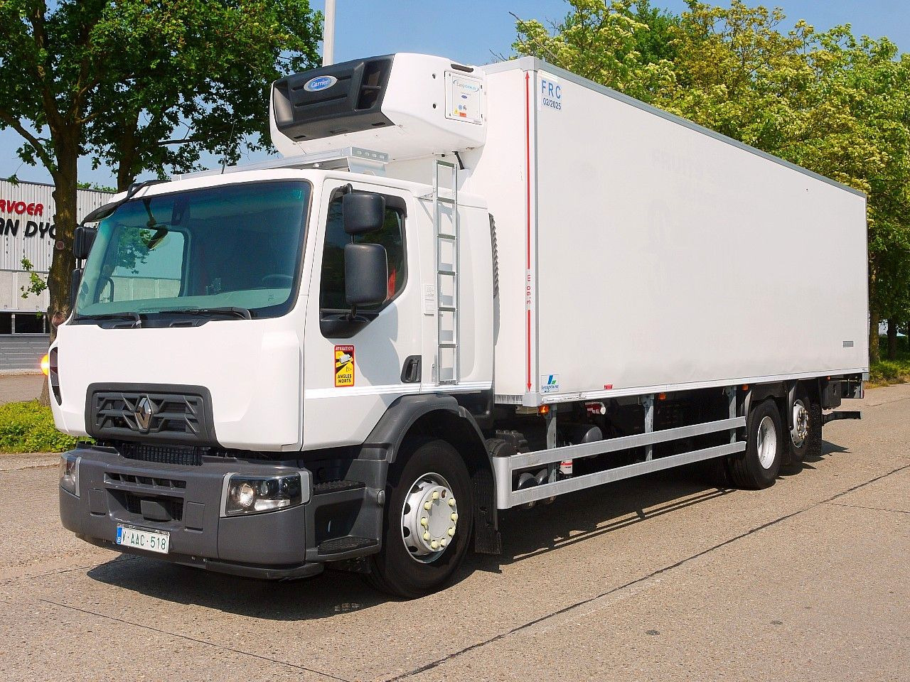 Renault D 26.320 6x2 KUHLKOFFER CARRIER SUPRA 850 XL CAB - Koelwagen vrachtwagen: afbeelding 2 Renault D 26.320 6x2 KUHLKOFFER CARRIER SUPRA 850 XL CAB - Koelwagen vrachtwagen: afbeelding 2