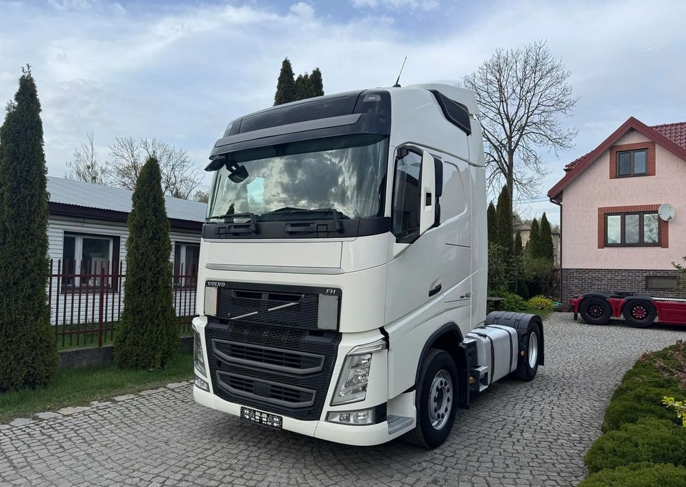 Volvo FH GLOBETROTTER - Trekker: afbeelding 1 Volvo FH GLOBETROTTER - Trekker: afbeelding 1