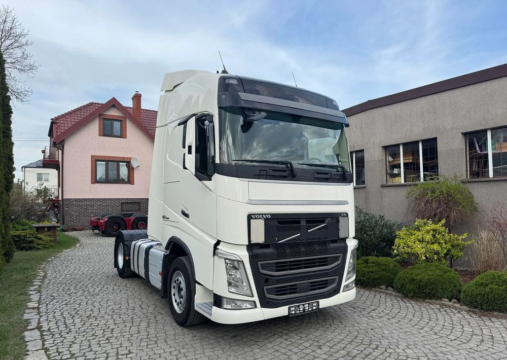 Volvo FH GLOBETROTTER - Trekker: afbeelding 2 Volvo FH GLOBETROTTER - Trekker: afbeelding 2